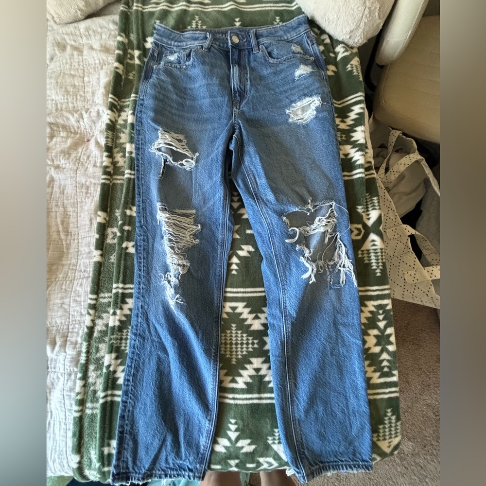 American Eagle mom jeans